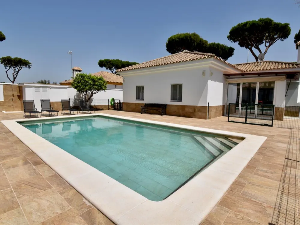 Alquilar casa con piscina en Chiclana